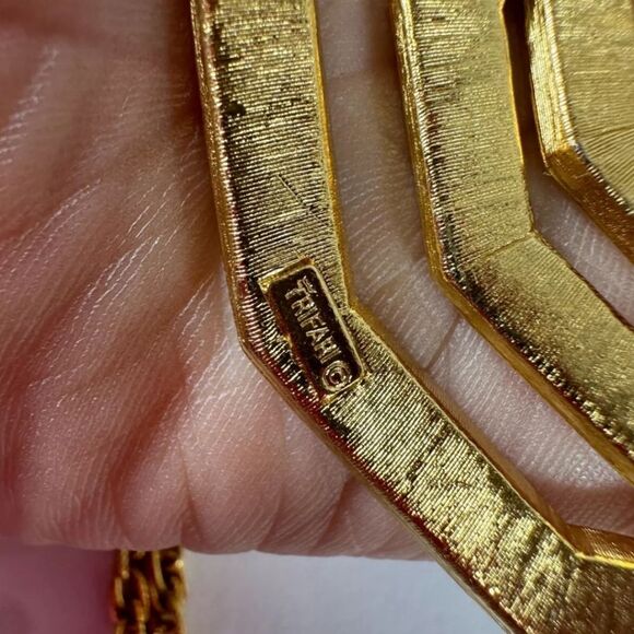 Vintage Necklace Trifari Pendant Interlocking Chain - Picture 5 of 8